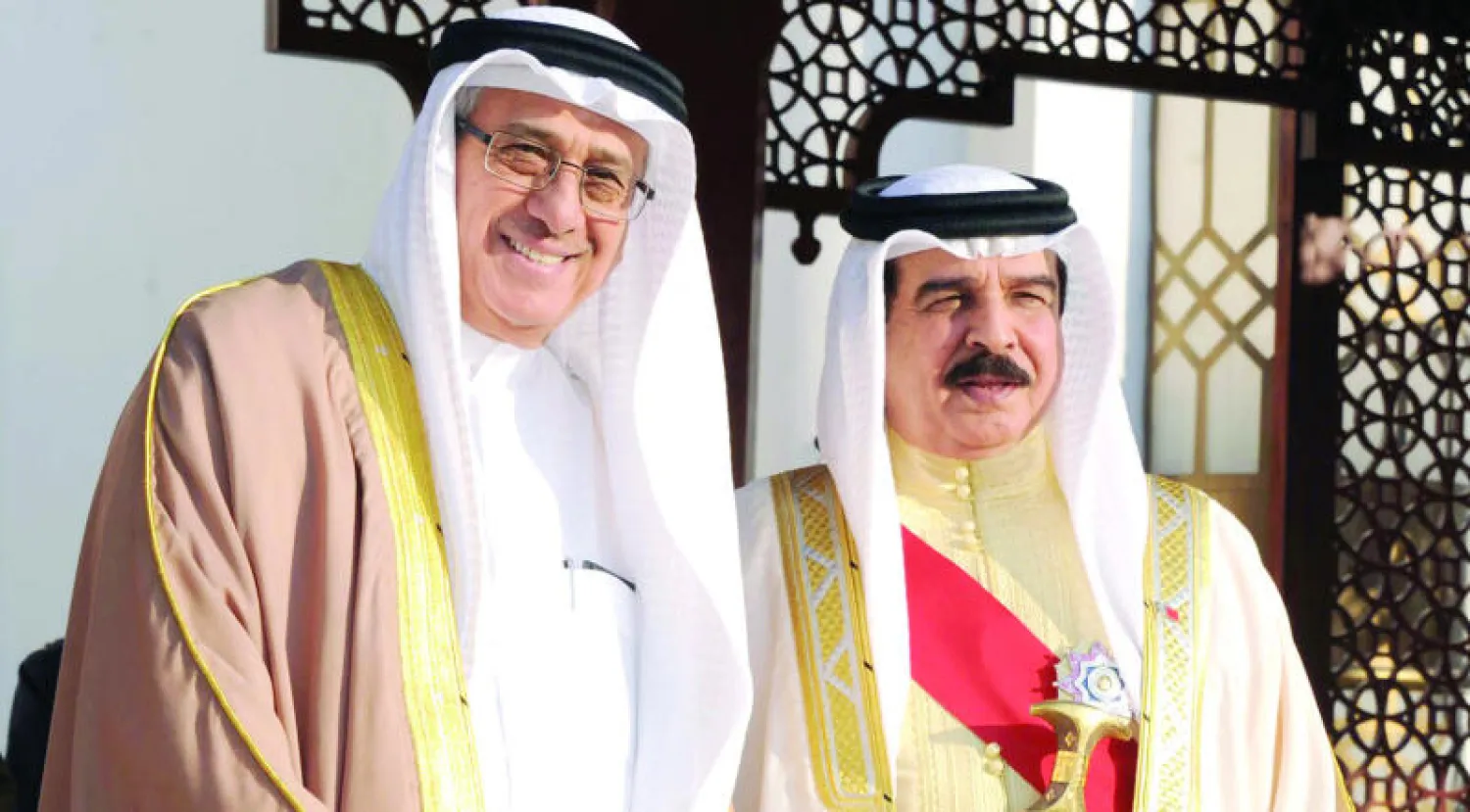 الأستاذ نبيل الحمر مع جلالة الملك حمد بن عيسى آل خليفة